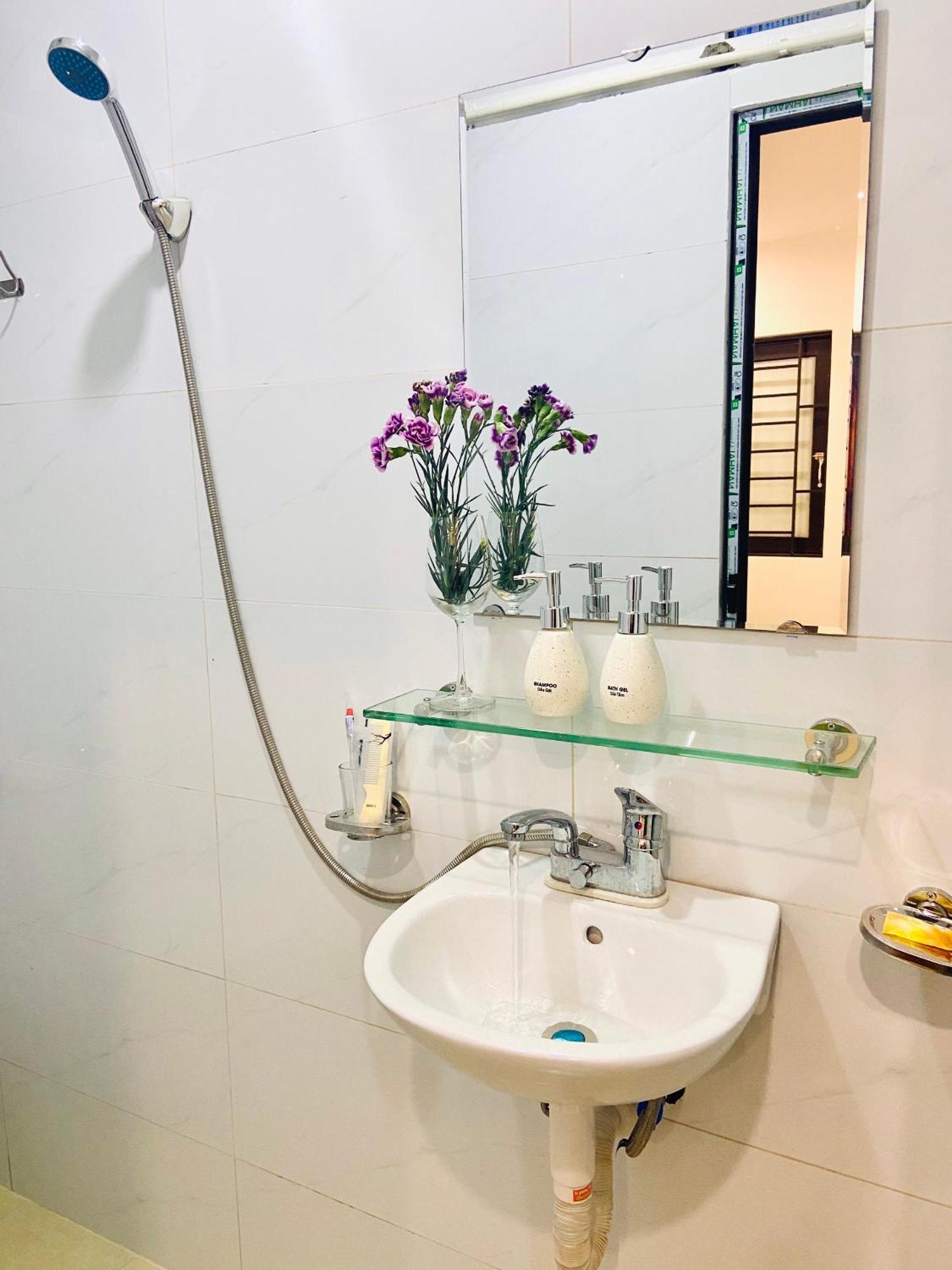 Hanoi Cozy Homestay Long Bien Экстерьер фото